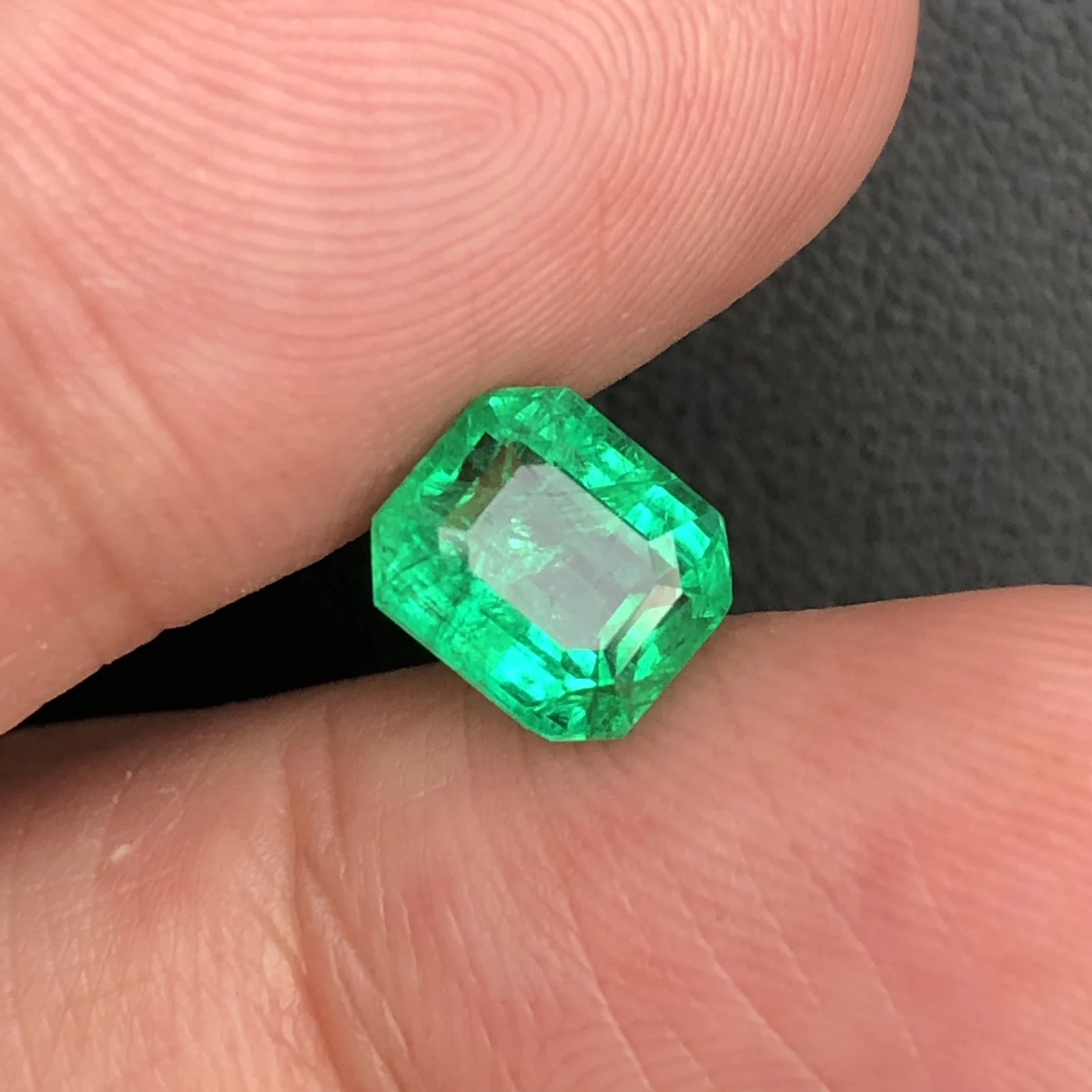 Panjshir Emerald Gemstone: Faceted Octagon, Vibrant Green, May Birthstone 1.99 Carat — view 3